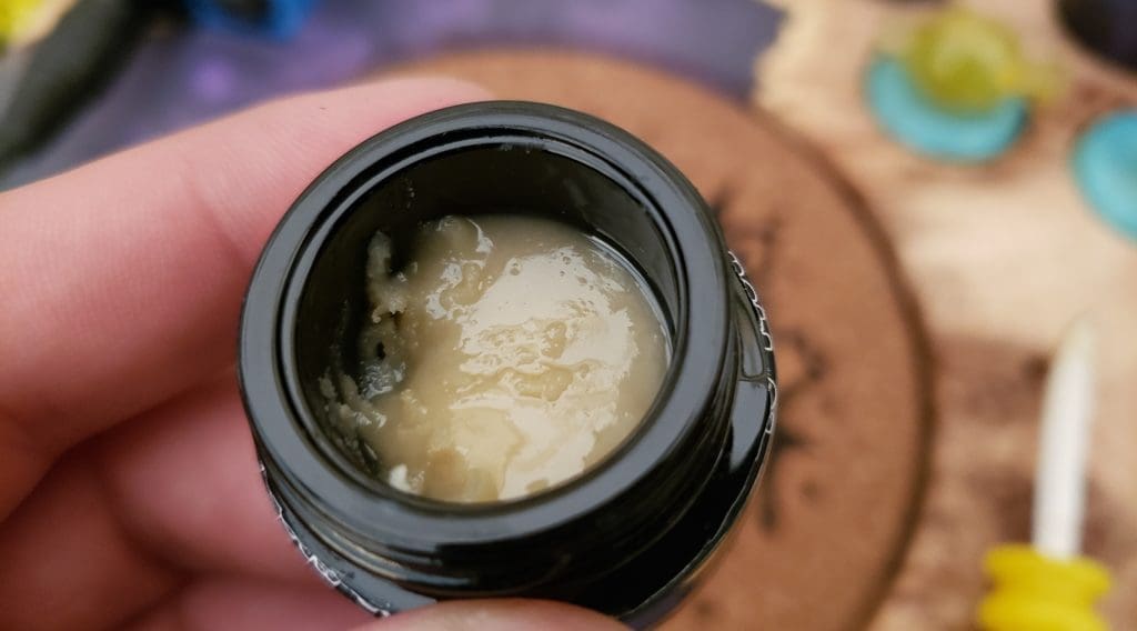 Cannabis,Hash,Rosin,Marijuana,Extract,To,Dab Live rosin